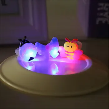 10 Kos/veliko Baby Anime Risanke LED Utripajoča Luč Gor Žareče Prst Obroči Elektronski Smešno Otroci Igrače za Otroke Rojstni dan Darila~